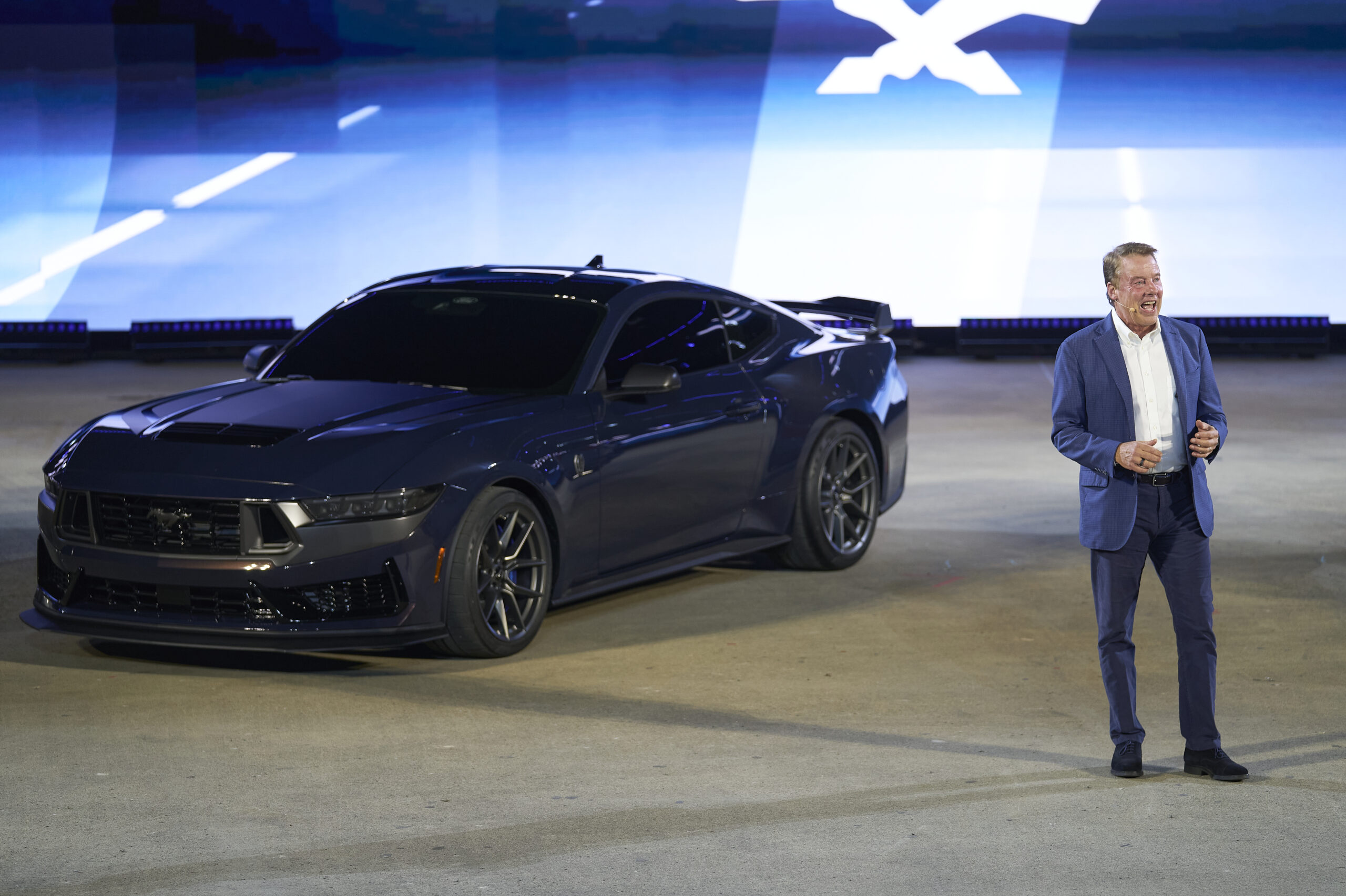 Ford unveils new gasoline-powered Mustang